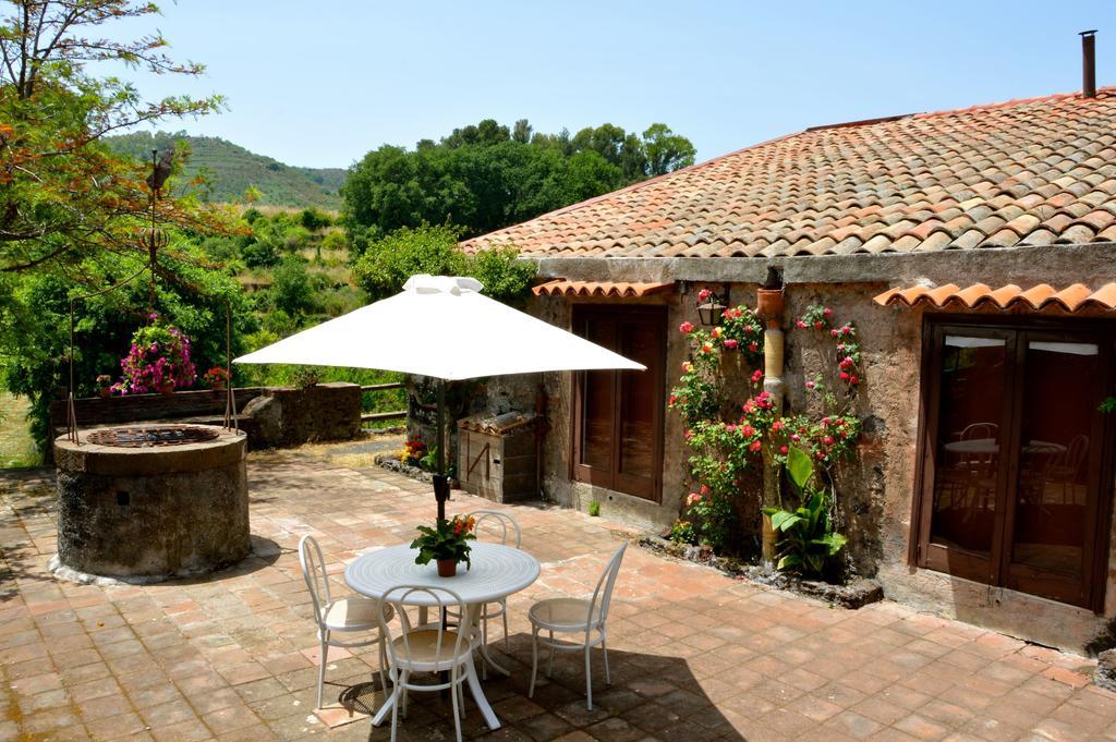 Villa Bonaccorso - Antica E Maestosa Villa Con Piscina Ai Piedi Dell'Etna Viagrande Værelse billede