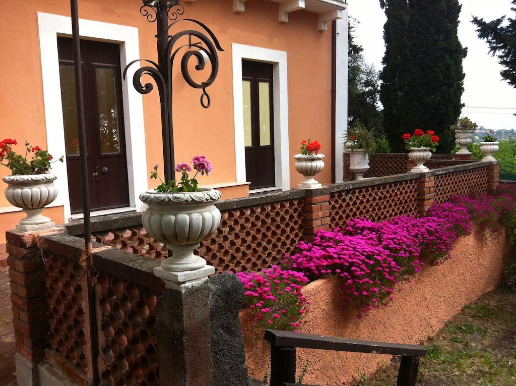 Villa Bonaccorso - Antica E Maestosa Villa Con Piscina Ai Piedi Dell'Etna Viagrande Værelse billede