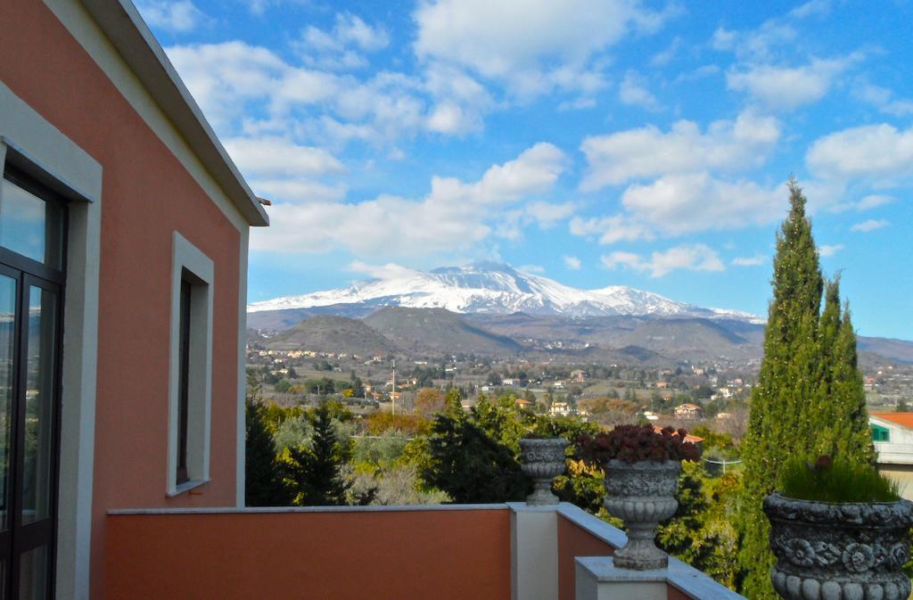 Villa Bonaccorso - Antica E Maestosa Villa Con Piscina Ai Piedi Dell'Etna Viagrande Værelse billede